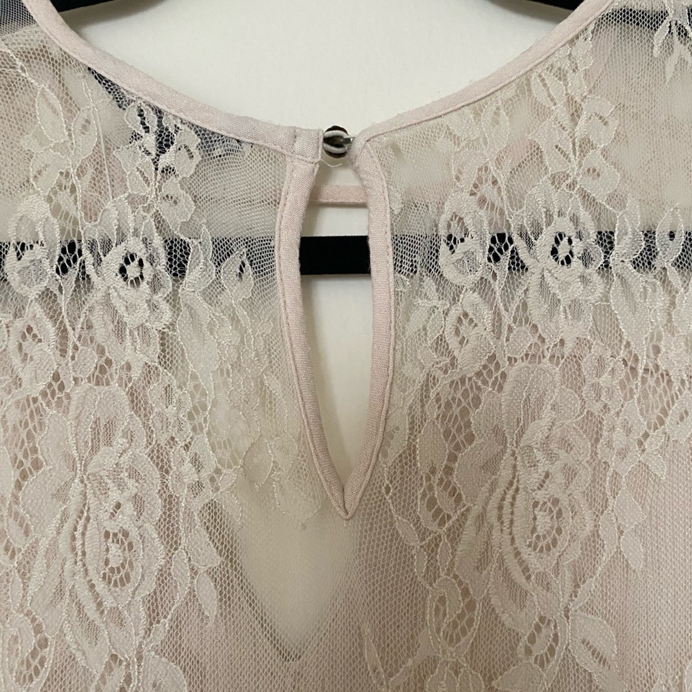 Like New American Eagle Lace Blouse - Picture 5 of 6